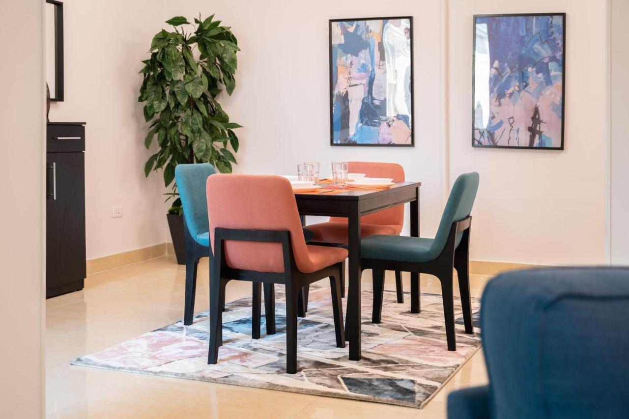Distinct & Decent 2 Bdr Apt Steps From Nightlife And Airport Кайро Екстериор снимка