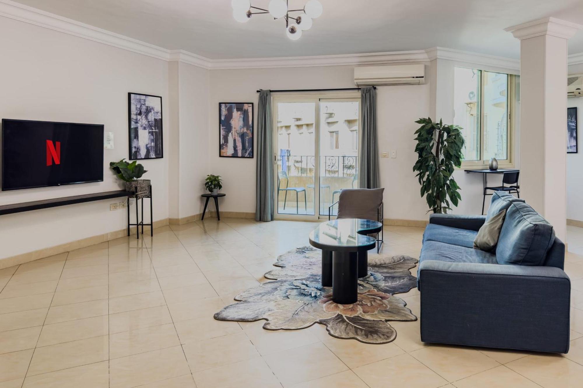 Distinct & Decent 2 Bdr Apt Steps From Nightlife And Airport Кайро Екстериор снимка